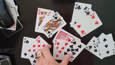 Cách nhận biết lá bài từ mặt sau trong bài poker